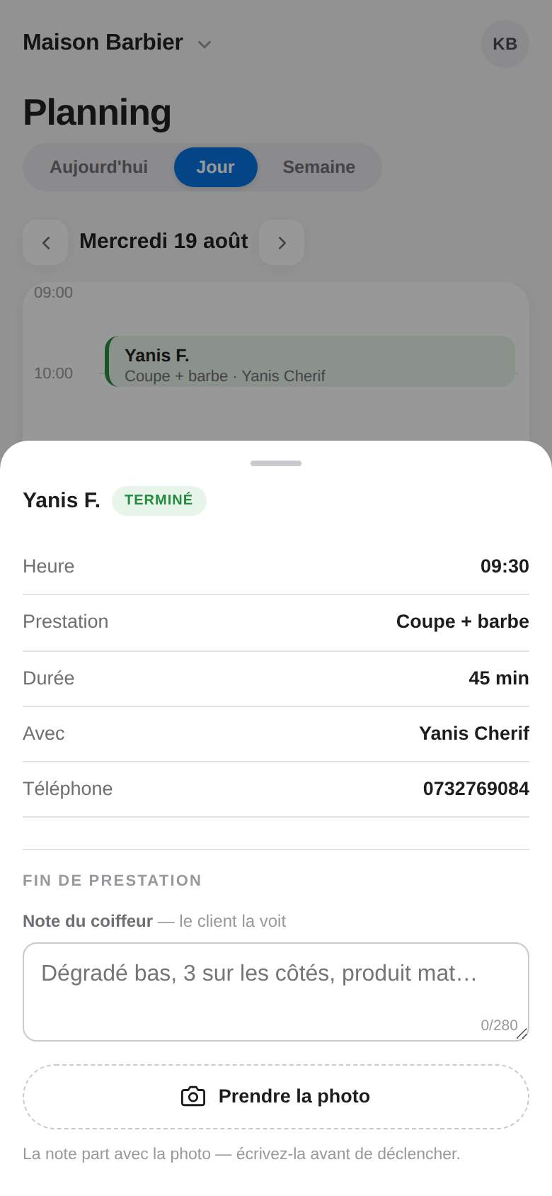 Fiche d'un rendez-vous dans Chairli : heure, prestation, durée, coiffeur, téléphone, note du coiffeur et bouton pour prendre la photo.